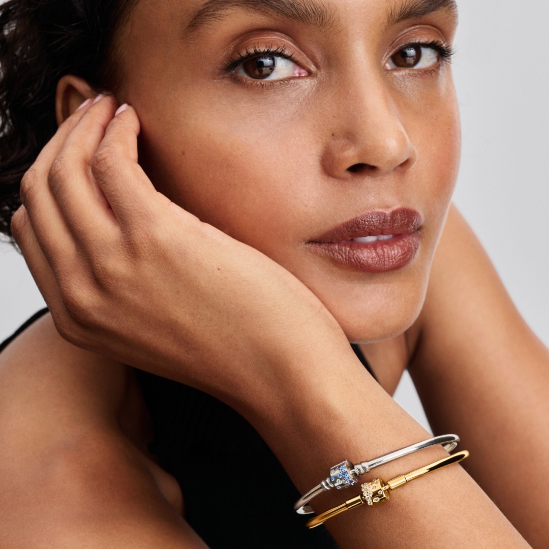 Free bracelet with your purchase – Our gift to you! icon